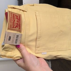 NWT Bright Yellow Levi's